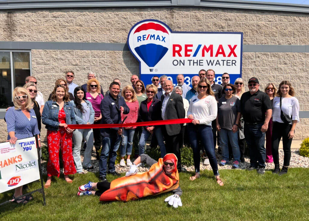 Ribbon-Cutting-Remax-on-the-water